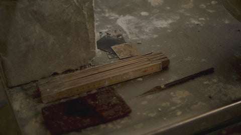 Video ambientato in laboratorio per la realizzazione di oggetti in terracotta, realizzazione di Prillo: contenitore in terracotta